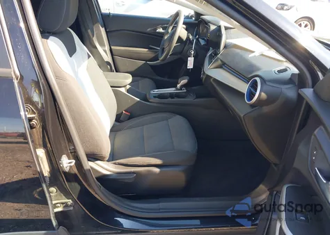 2024 Chevrolet Trax Ls z USA, uszkodzony, nr VIN KL77LFE22RC020469